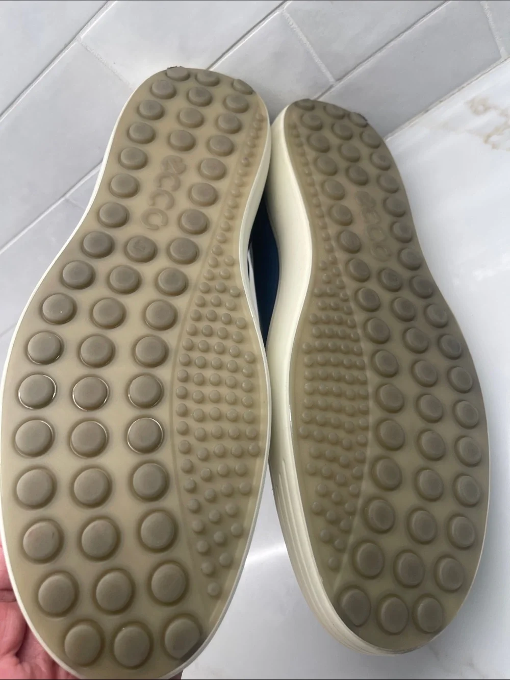 Men’s Ecco Navy Leather Lace-Up Sneaker with Cream Sole Size 47  (US 12 D) NEW